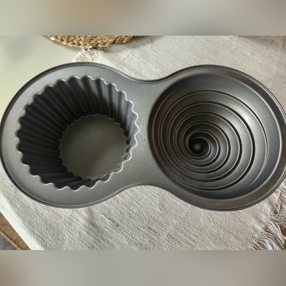 Wilton Large 3D Cupcake Pan